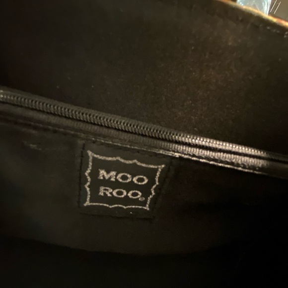 Signed Vintage clutch. Gently loved - Picture 2 of 8